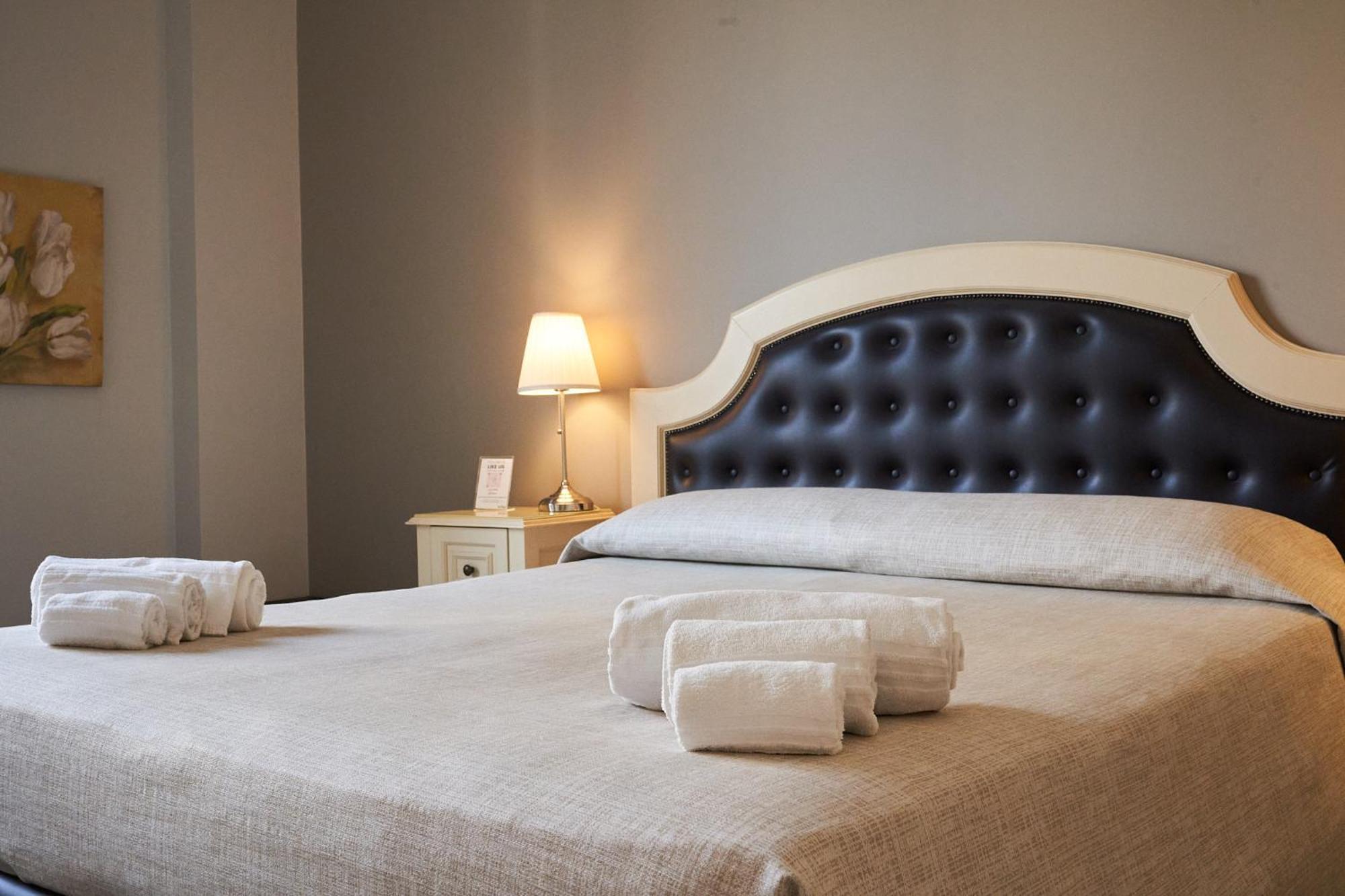 La Collegiata Guest House Katania Zewnętrze zdjęcie