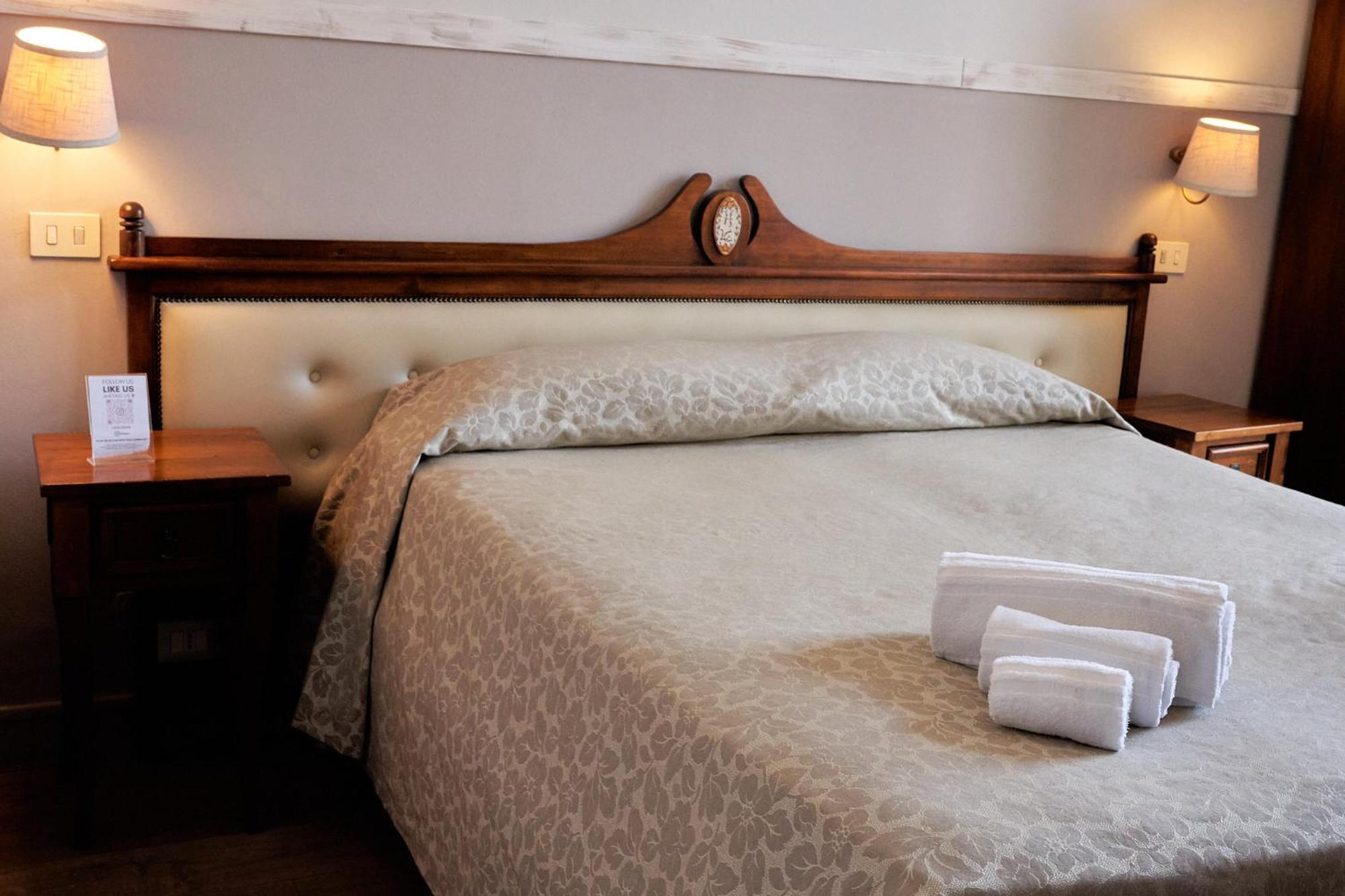 La Collegiata Guest House Katania Zewnętrze zdjęcie